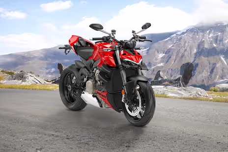 Ducati StreetFighter V4 image